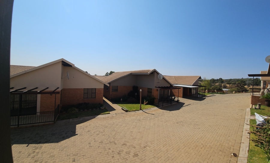 2 Bedroom Property for Sale in Langenhovenpark Free State